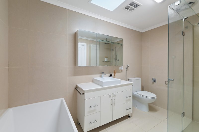 Photo - 25 Glencannon Crescent, Clayton South VIC 3169 - Image 14