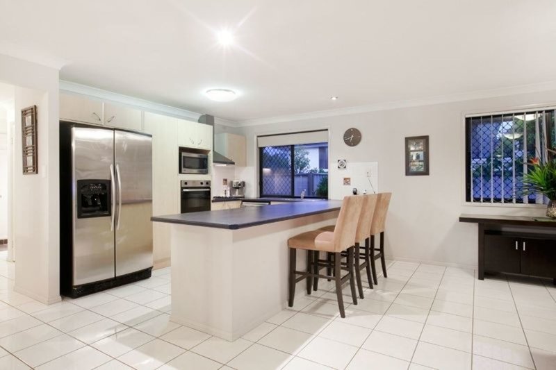 Photo - 25 Gleneagles Crescent, Oxley QLD 4075 - Image 5