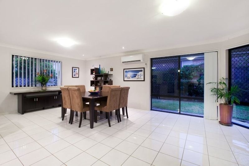 Photo - 25 Gleneagles Crescent, Oxley QLD 4075 - Image 14