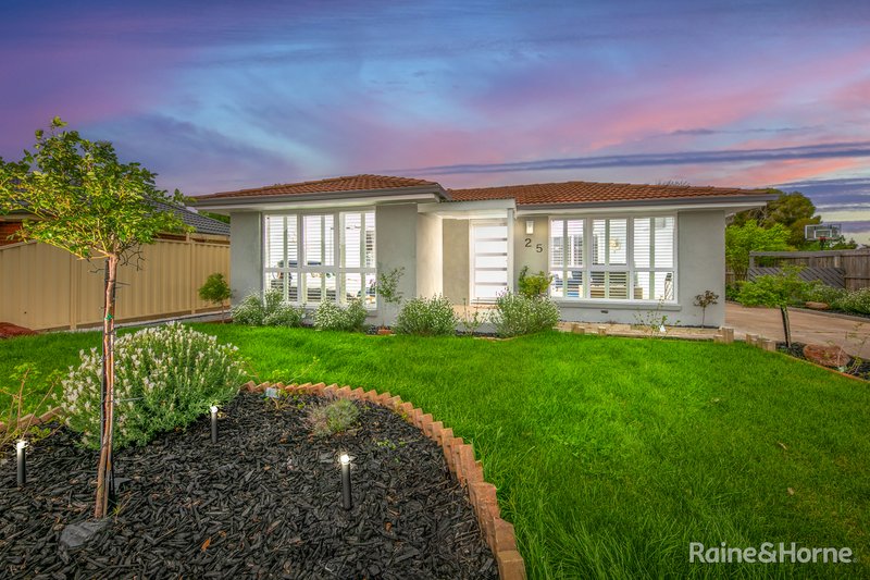 25 Gleneagles Drive, Sunbury VIC 3429