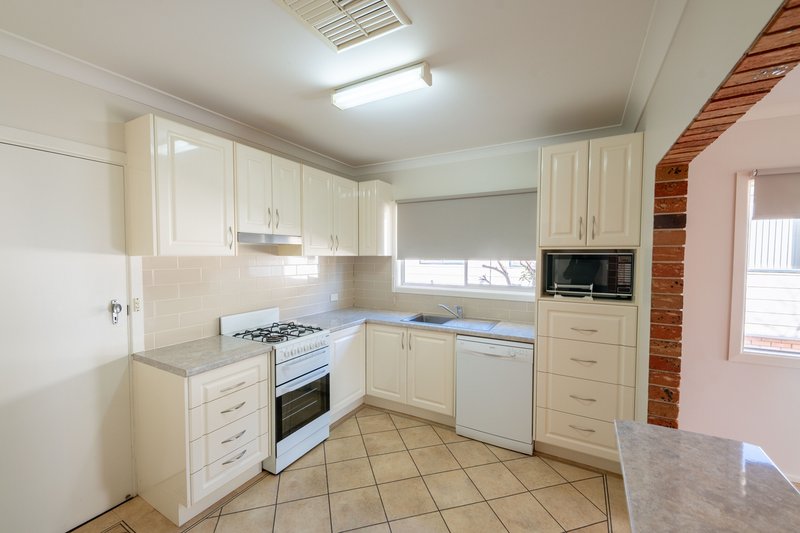 Photo - 25 Gloucester Street, Forbes NSW 2871 - Image 2