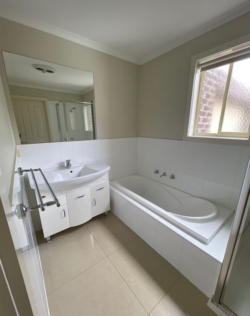 Photo - 2/5 Gordon Street, Cranbourne VIC 3977 - Image 6