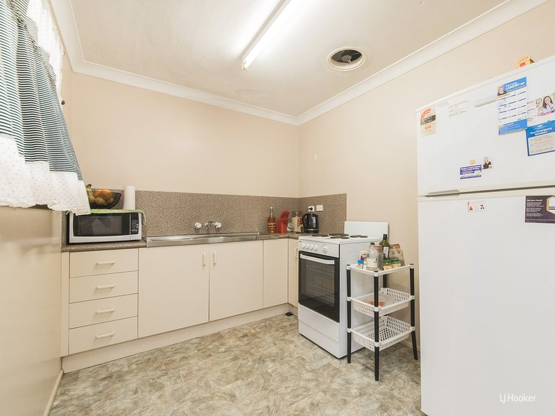 Photo - 25 Gowdie Avenue, Frenchville QLD 4701 - Image 9