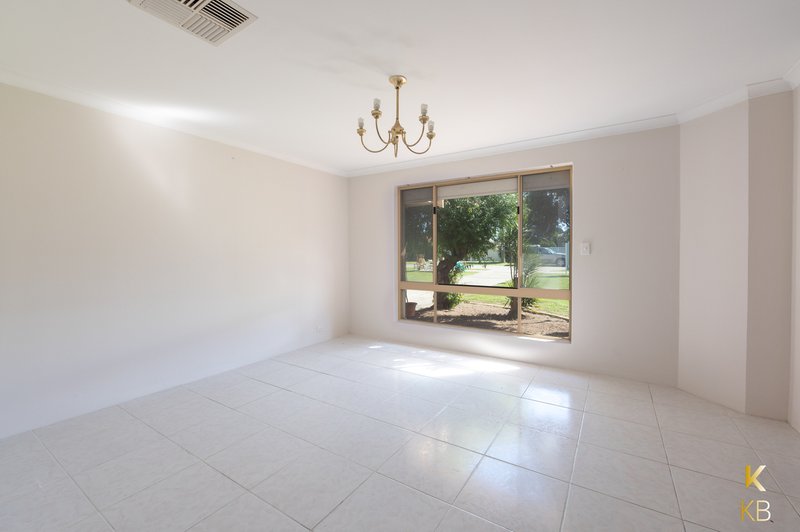 Photo - 25 Grange Dr , Cooloongup WA 6168 - Image 6