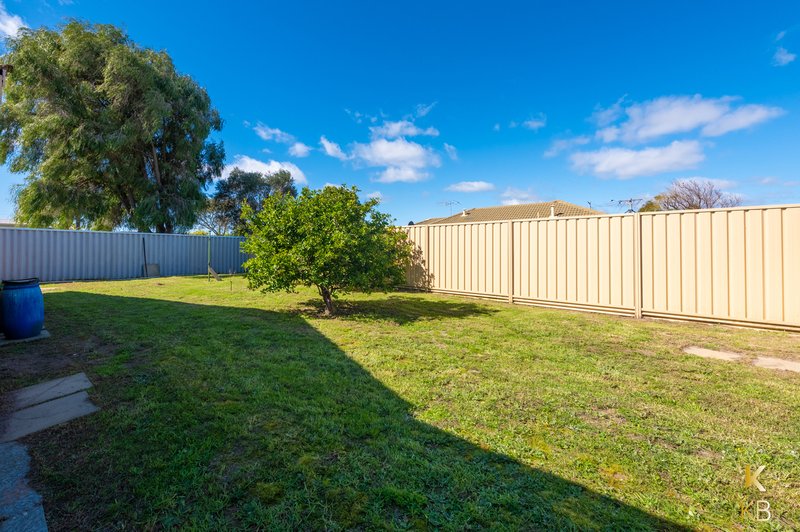 Photo - 25 Grange Dr , Cooloongup WA 6168 - Image 14