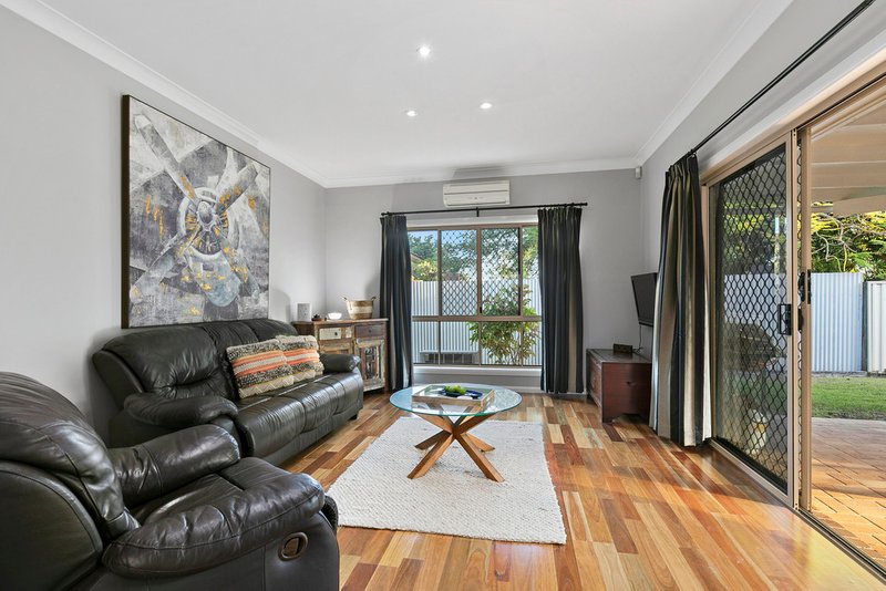 Photo - 25 Greggor Street, Wynnum West QLD 4178 - Image 6