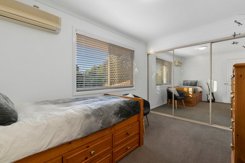 Photo - 25 Greggor Street, Wynnum West QLD 4178 - Image 16