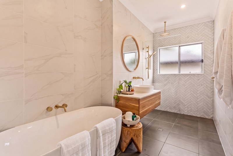 Photo - 25 Grenaside Court, Robina QLD 4226 - Image 21