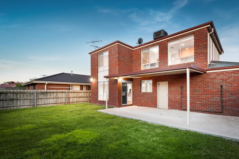 Photo - 25 Grice Quadrant, Pakenham VIC 3810 - Image 8