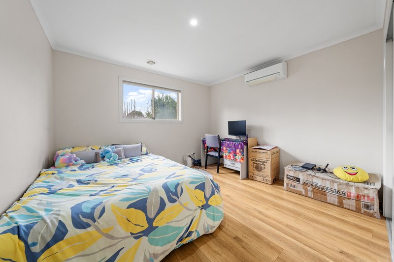 Photo - 25 Grosvenor Crescent, Derrimut VIC 3026 - Image 12