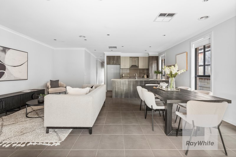 Photo - 25 Gyrfalcon Way, Doreen VIC 3754 - Image 10