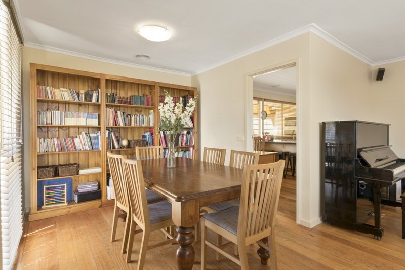 Photo - 25 Hampstead Drive, Hoppers Crossing VIC 3029 - Image 4