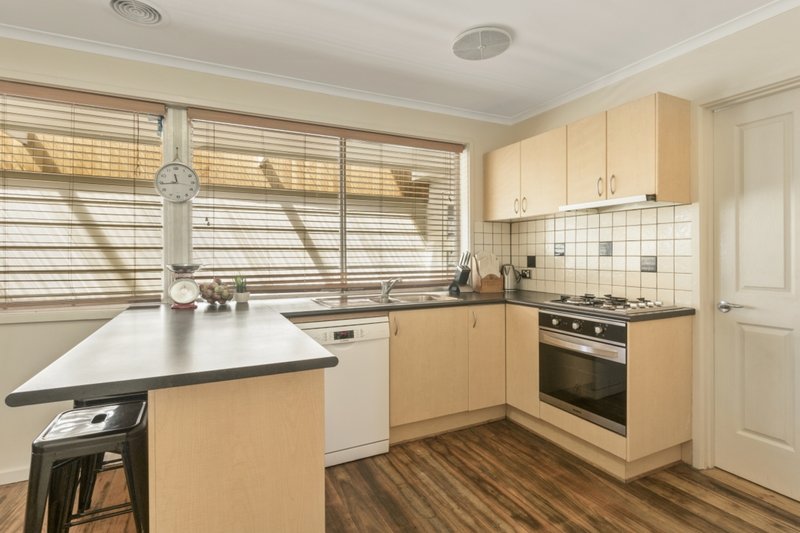 Photo - 25 Hampstead Drive, Hoppers Crossing VIC 3029 - Image 9