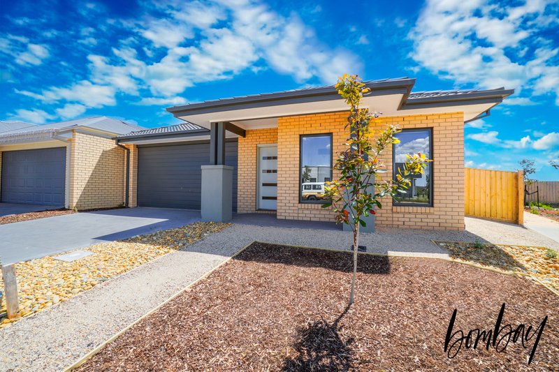 Photo - 25 Hanson Street, Thornhill Park VIC 3335 - Image 2