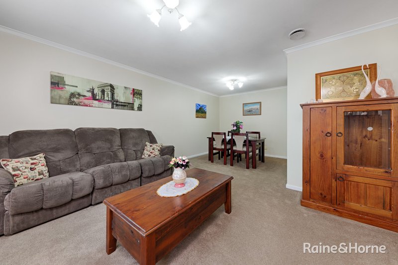 Photo - 25 Harcombe Drive, Sunbury VIC 3429 - Image 4