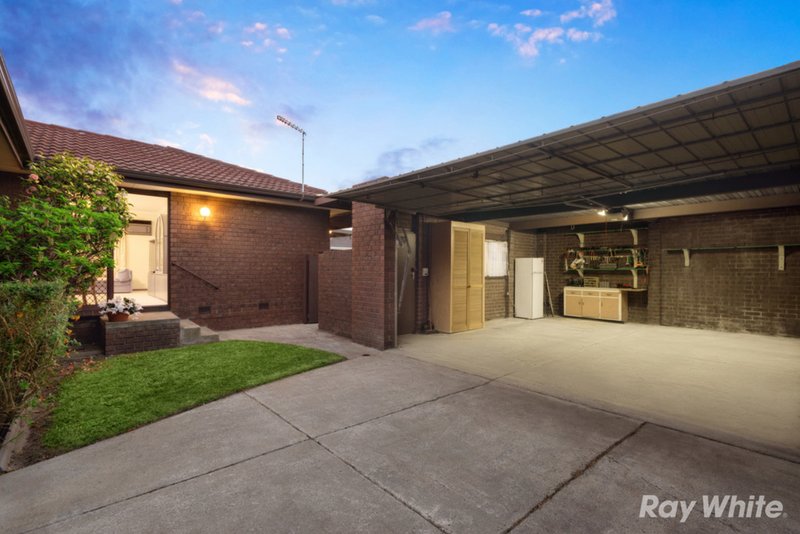 Photo - 25 Harkaway Drive, Cheltenham VIC 3192 - Image 12