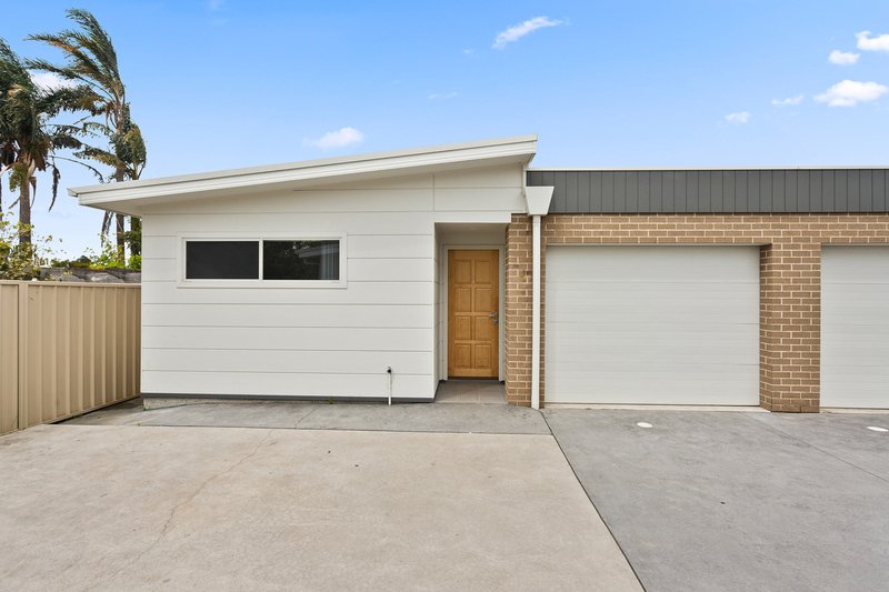 2/5 Harvey Street, Warilla NSW 2528