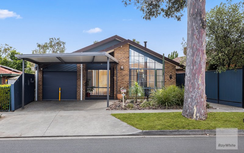 25 Hawkes Drive, Mill Park VIC 3082