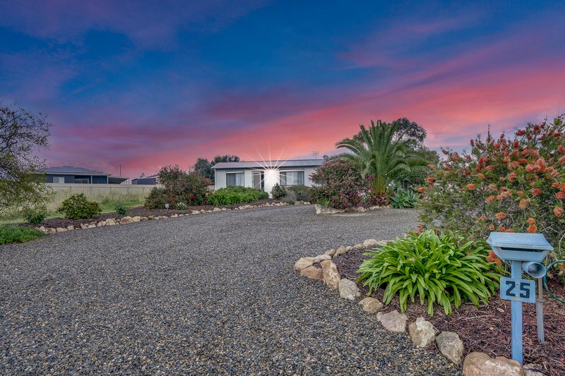 25 Haynes Crescent, Goolwa Beach SA 5214