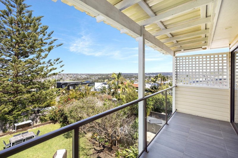 Photo - 25 Headland Road, North Curl Curl NSW 2099 - Image 4