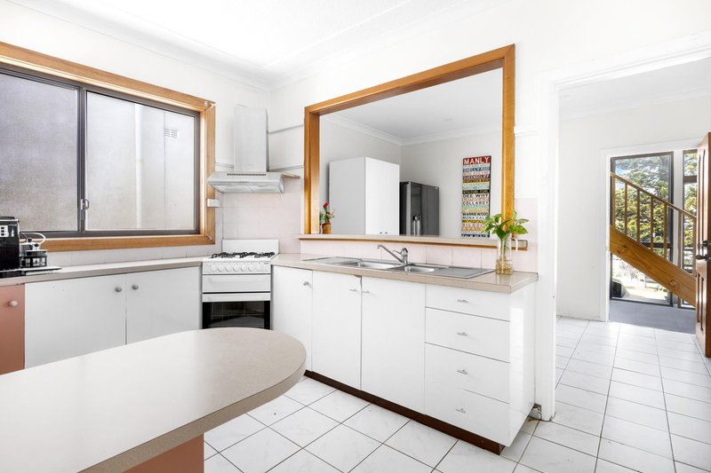 Photo - 25 Headland Road, North Curl Curl NSW 2099 - Image 5