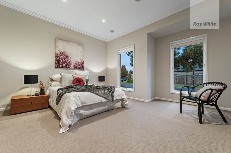 Photo - 25 Hedges Street, Craigieburn VIC 3064 - Image 11