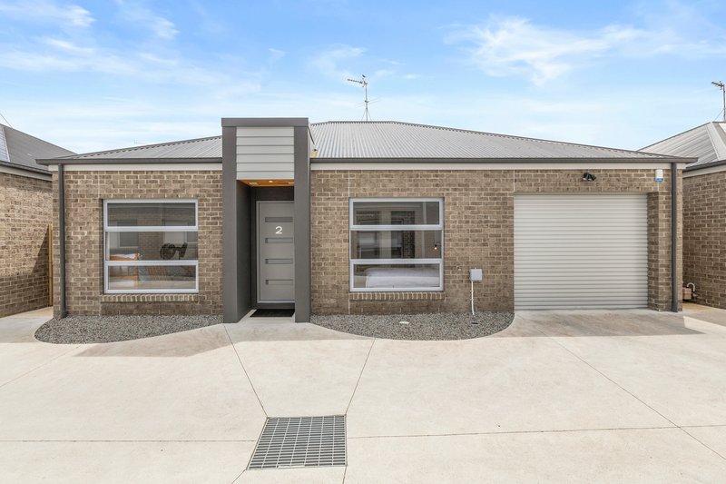 2/5 Helms Street, Newcomb VIC 3219