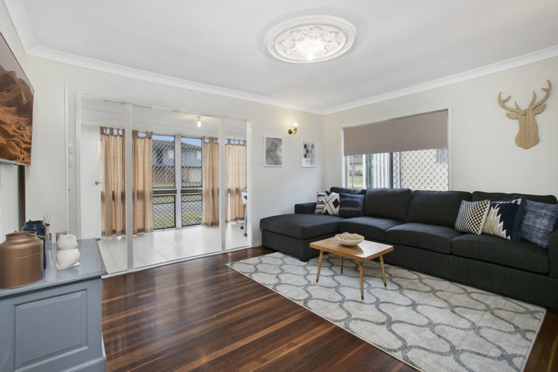 Photo - 25 Hemsworth Street, Acacia Ridge QLD 4110 - Image 2