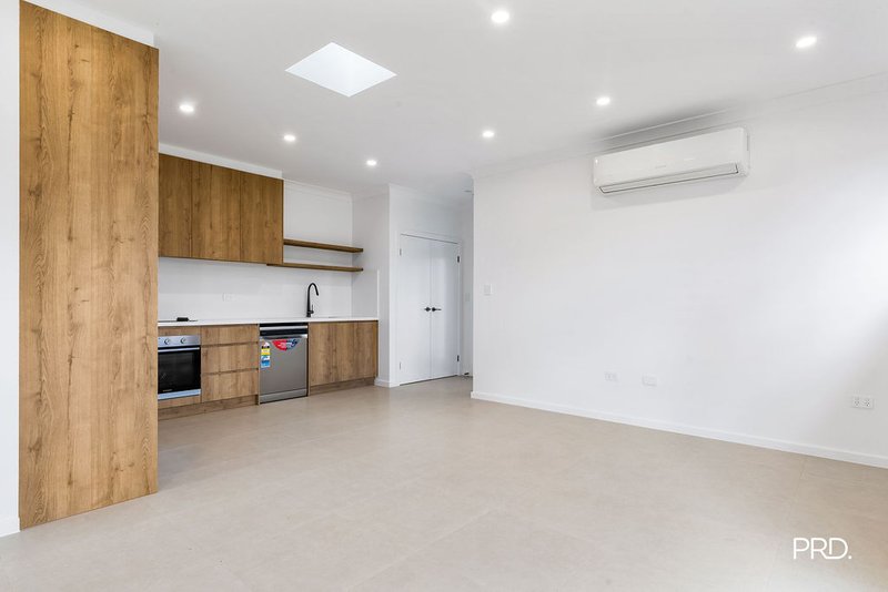 Photo - 25 Henry Lawson Avenue, Werrington County NSW 2747 - Image 6