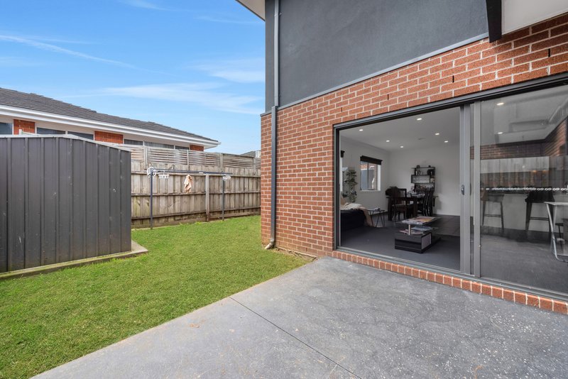 Photo - 2/5 Henry Street, Pakenham VIC 3810 - Image 13