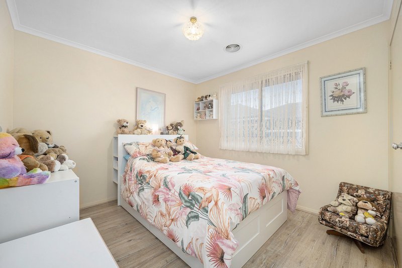 Photo - 25 Henry Sutton Circuit, Dunlop ACT 2615 - Image 12