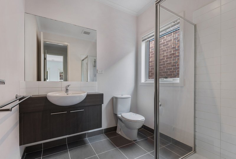 Photo - 25 Highbury Circuit, Craigieburn VIC 3064 - Image 7