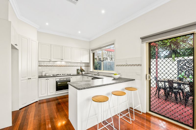 Photo - 2/5 Highland Avenue, Oakleigh East VIC 3166 - Image 4