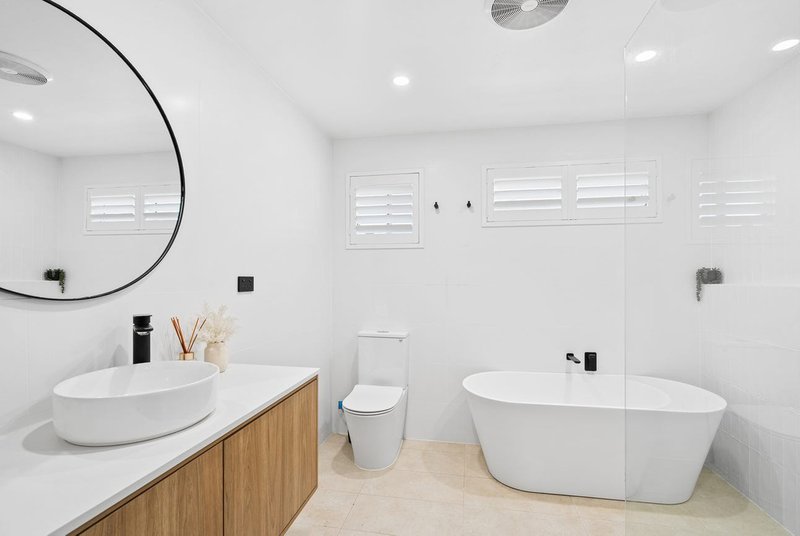 Photo - 25 Hillside Drive, Berkeley Vale NSW 2261 - Image 7
