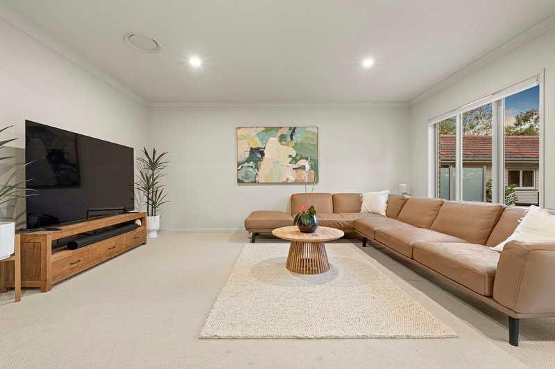 Photo - 25 Hillside Terrace, St Lucia QLD 4067 - Image 5