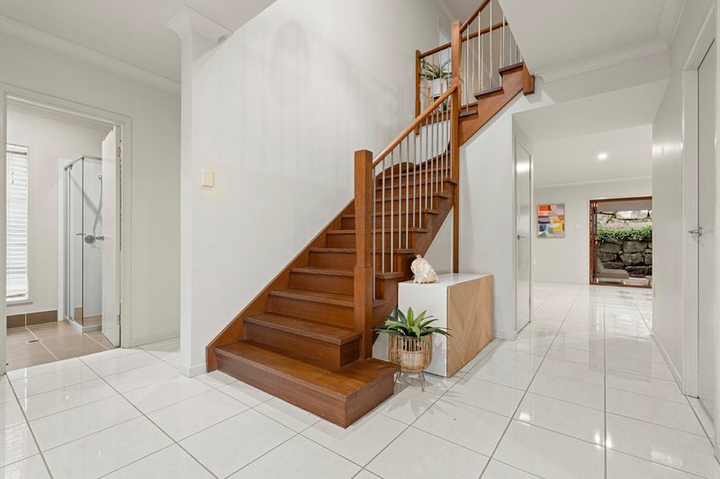 Photo - 25 Hillside Terrace, St Lucia QLD 4067 - Image 6