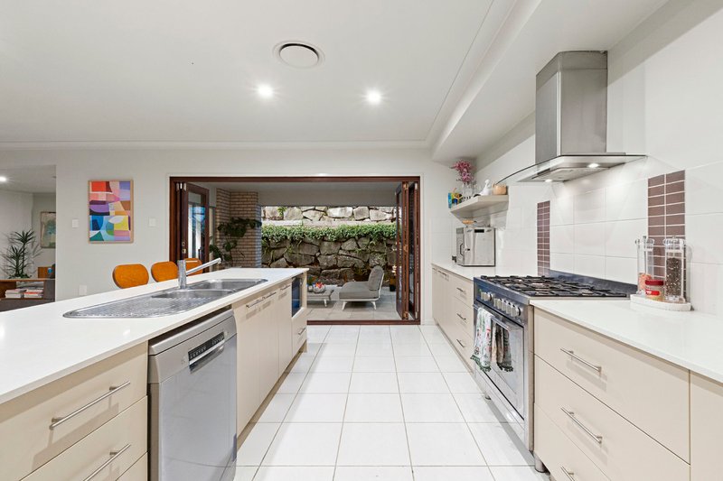 Photo - 25 Hillside Terrace, St Lucia QLD 4067 - Image 8