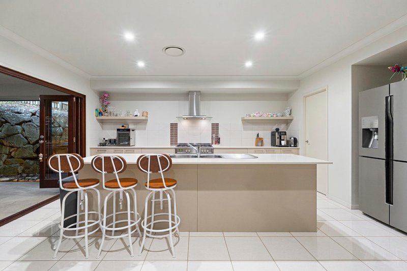 Photo - 25 Hillside Terrace, St Lucia QLD 4067 - Image 9