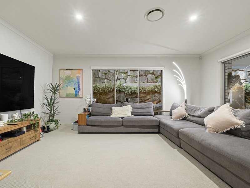 Photo - 25 Hillside Terrace, St Lucia QLD 4067 - Image 13