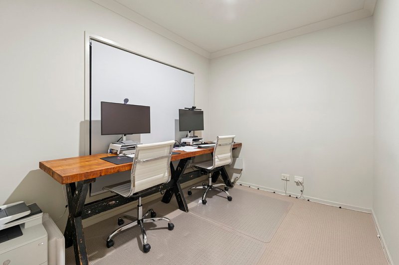 Photo - 25 Hillside Terrace, St Lucia QLD 4067 - Image 25