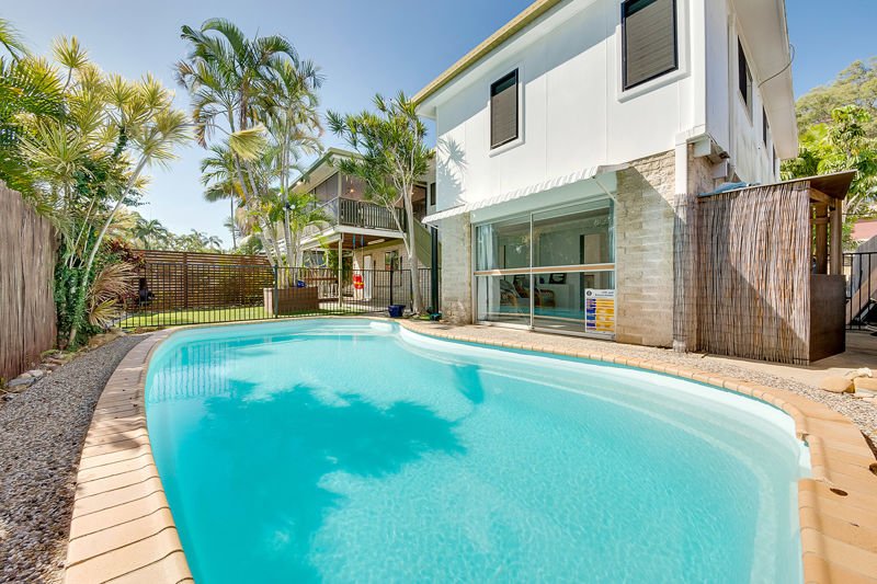 Photo - 25 Holland Street, West Gladstone QLD 4680 - Image 4