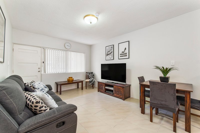 Photo - 2/5 Hollingworth Street, Port Macquarie NSW 2444 - Image 3