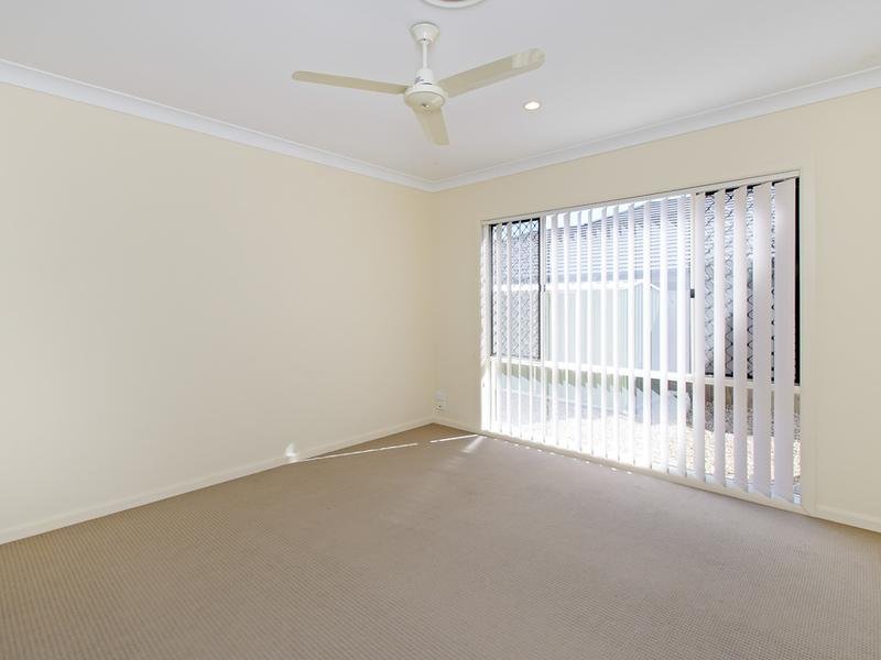 Photo - 25 Holterman Crescent, Redbank Plains QLD 4301 - Image 7