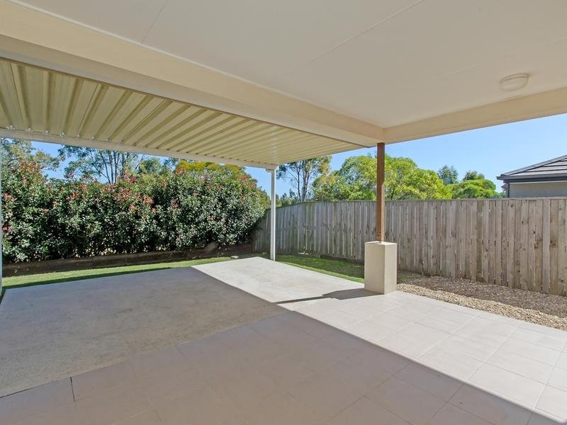 Photo - 25 Holterman Crescent, Redbank Plains QLD 4301 - Image 12