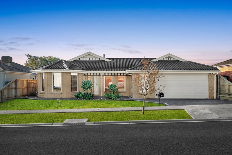 Photo - 25 Honey Myrtle Way, Cranbourne VIC 3977 - Image 1