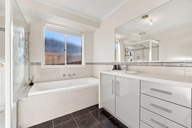 Photo - 25 Honey Myrtle Way, Cranbourne VIC 3977 - Image 20