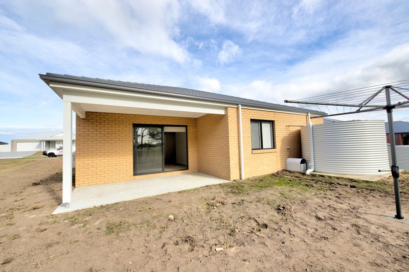 Photo - 25 Houghton Crescent, Eagle Point VIC 3878 - Image 16