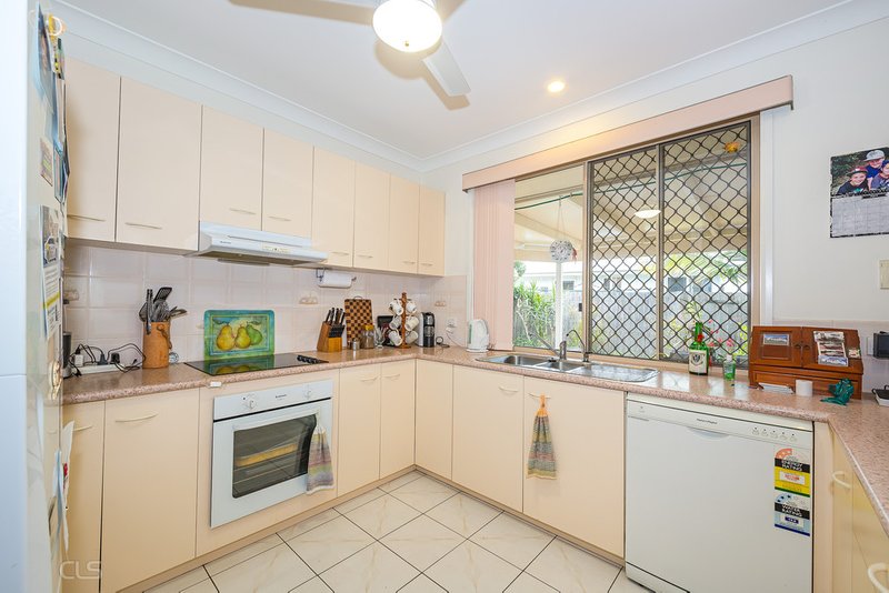 Photo - 25 Hoya Crescent, Bongaree QLD 4507 - Image 6