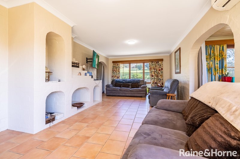 Photo - 25 Huaba Close, Robin Hill NSW 2795 - Image 4