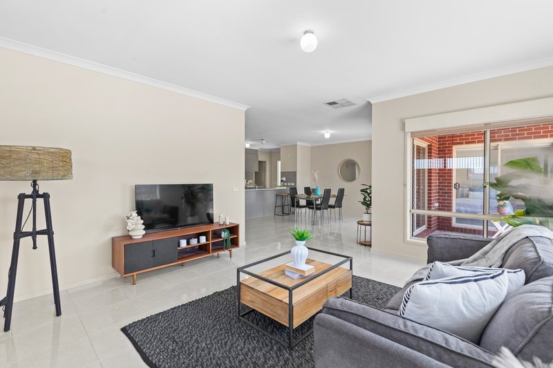 Photo - 25 Hughes Street, Hoppers Crossing VIC 3029 - Image 6